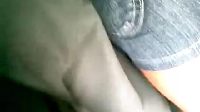 دختر جوان برای سال داستان سکسی تصویری مامان دوستم نو یک مرد را به آب می دهد