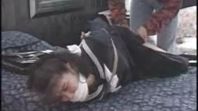 گای بوس در بیدمشک در تراس کس ولما در خانه بیدمشک می زند