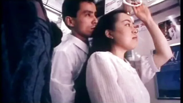 لاتین با زنجیرهای داستان سک۳۰ تصویری ضخیم در پایان دمار از روزگارمان درآورد صورت خود را تکان می دهد