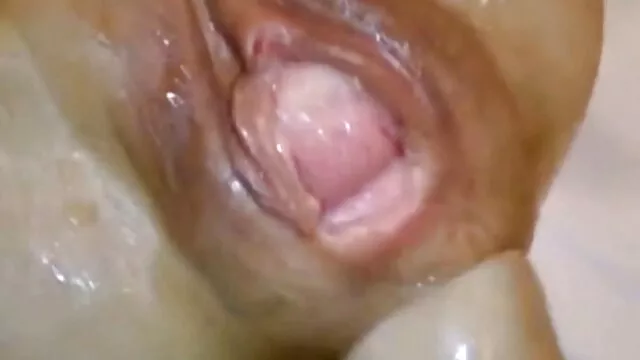 MILF مو تیره خروس کانال تلگرام داستان های سکسی تصویری مقعدی و ویبراتور را روی تخت می برد