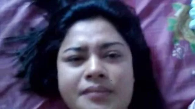 حرامزاده لاغر ژاپنی بدون اینکه لباسهای خود را در بیاورد ، داستان سکسی تصویری جدید بلند می شود