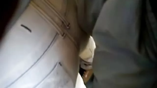مادر بالغ خروس شخص سکس تصویری فارسی را می مکد و در اتاق خواب بلعیده می کند