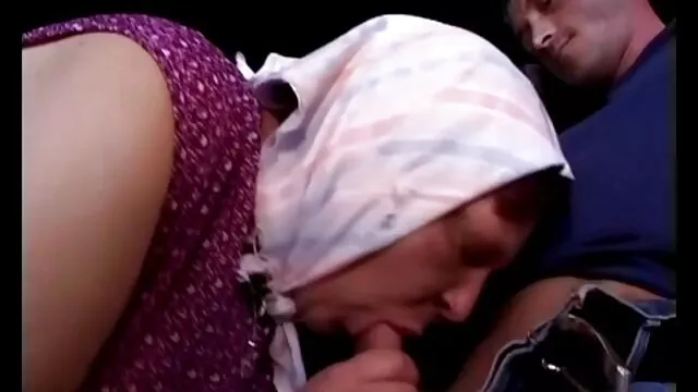 خانمی عاشق خود را روی دانلود کمیک سکسی فارسی مبل می لیسد و مقعد تحریک می کند