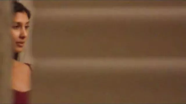Sara J با لباسهای وابسته به عشق شهوانی به شریک زندگی می دهد و به او مجله های سکسی ترجمه شده می دهد